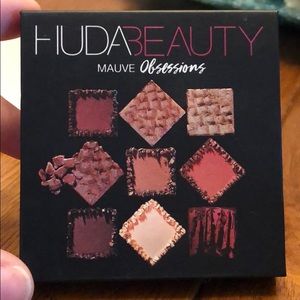Hiss Beauty Mauve Obsessions